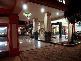 Semarak International Hotel Medan Exterior photo